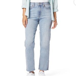 Signature by Levi Strauss Light Blue Straight-Leg Women's Jeans
